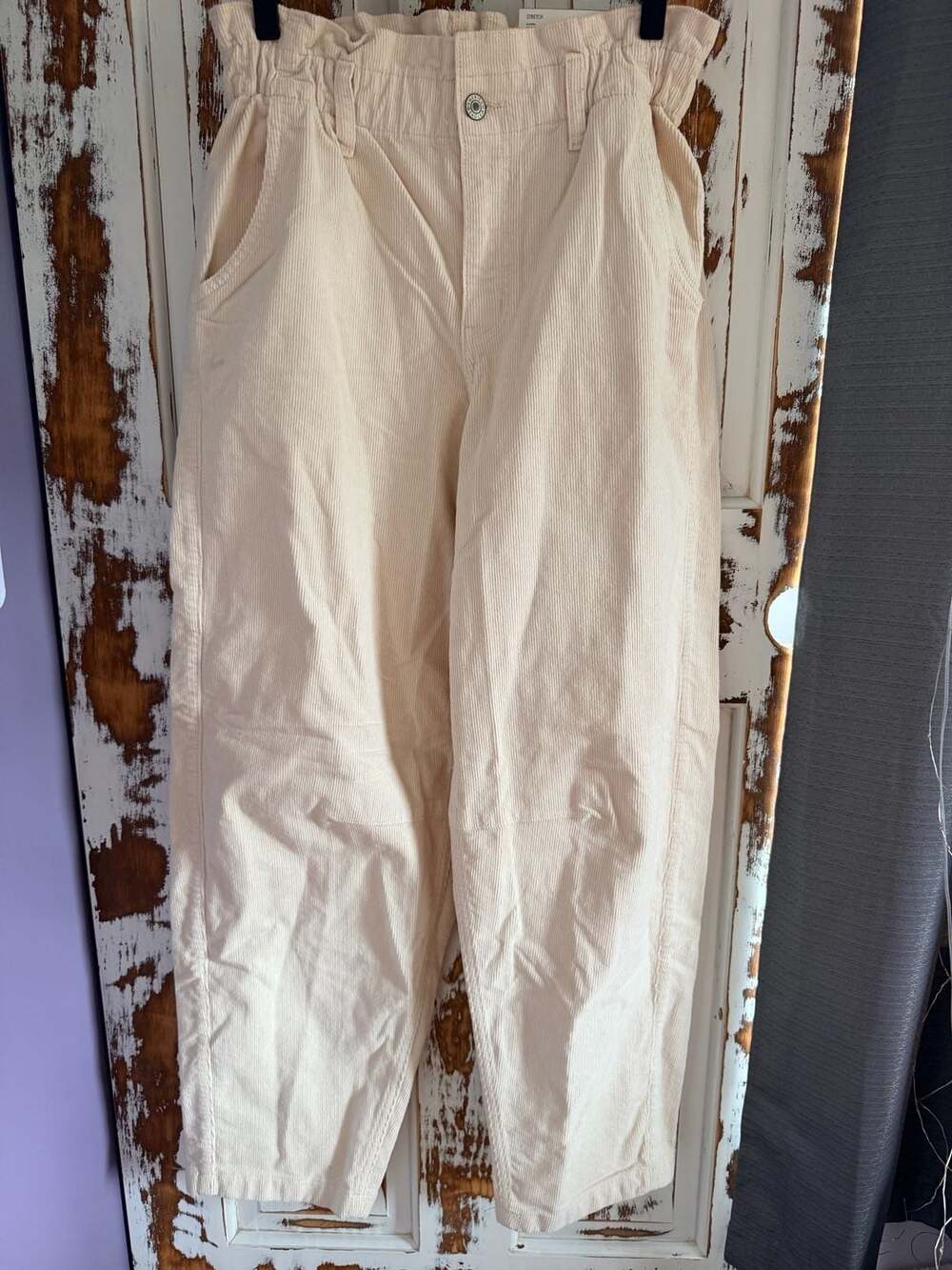 American Eagle High-Rise Barrel Corduroy Pants Size 2L Cream Coastal Cottagecore